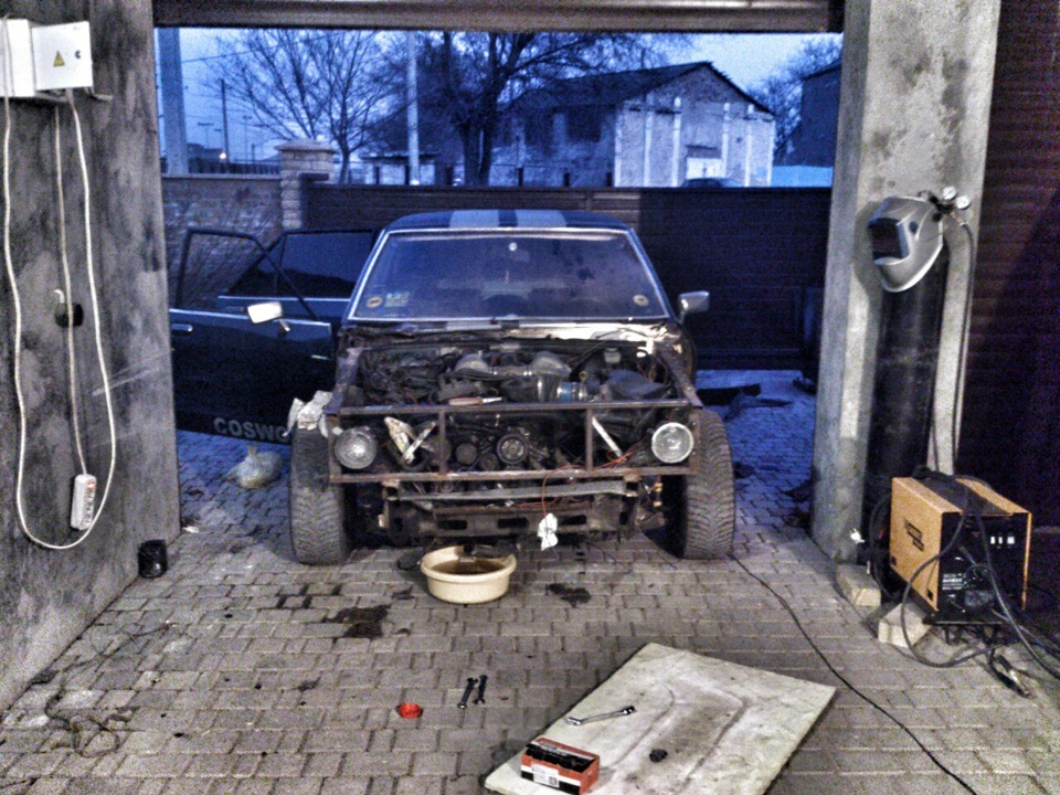Вирішив нарешті зайнятися кузовними роботами. Ford Granada 2.9 COSWORTH BOB 1
