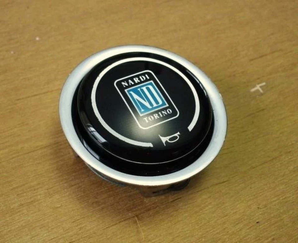 Куплю кнопку сигналу або шильдик NARDI