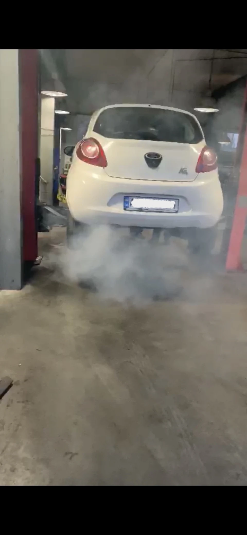 Приїхав зі стуком, поїхав із двигуном в аварійному режимі.