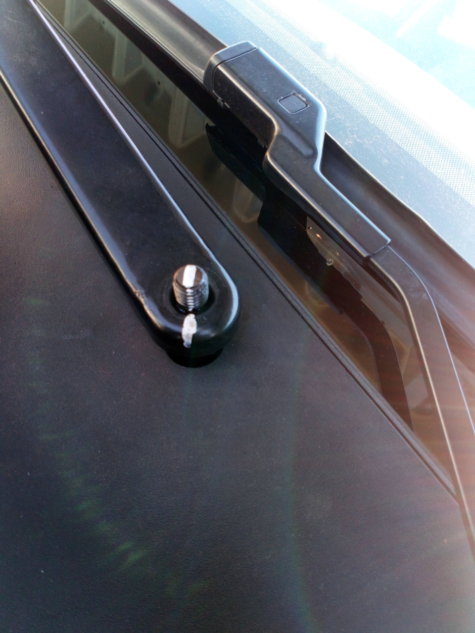 Заміна переднього амортизатора Ford Kuga (1st generation) 5