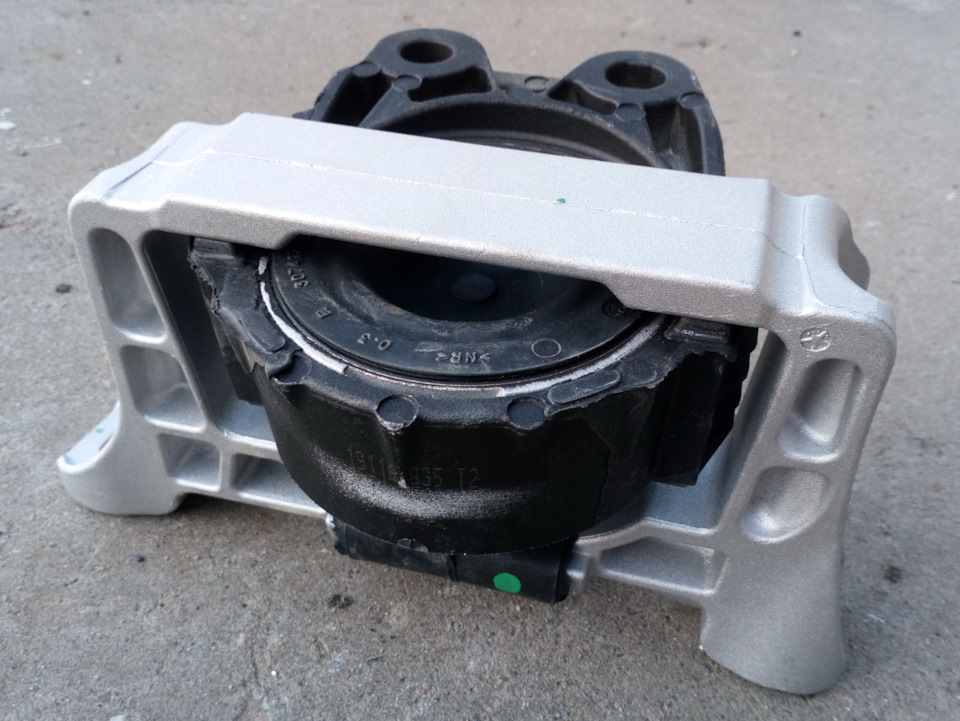 Заміна правої опори двигуна TDCi 2.0 (Ford Kuga 1 st generation) 1