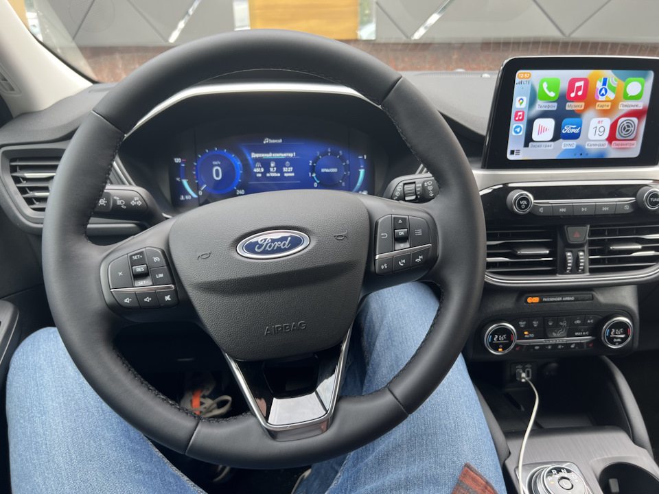 Чому я вибрав Kuga Titanium X 1