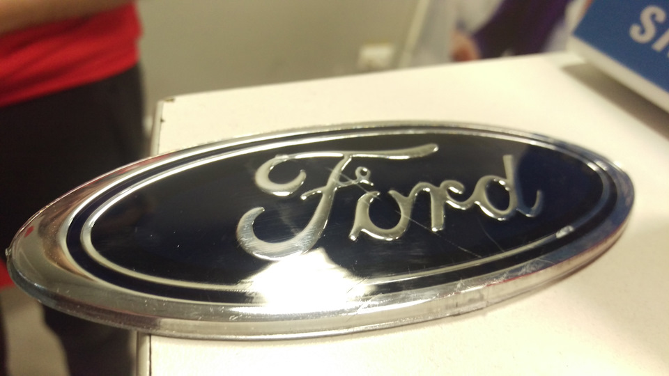Вкрали задню емблему FORD KUGA2 4