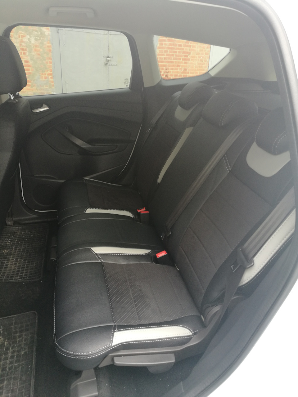 Авточохли на Ford Kuga (еко шкіра + алькантара) 4