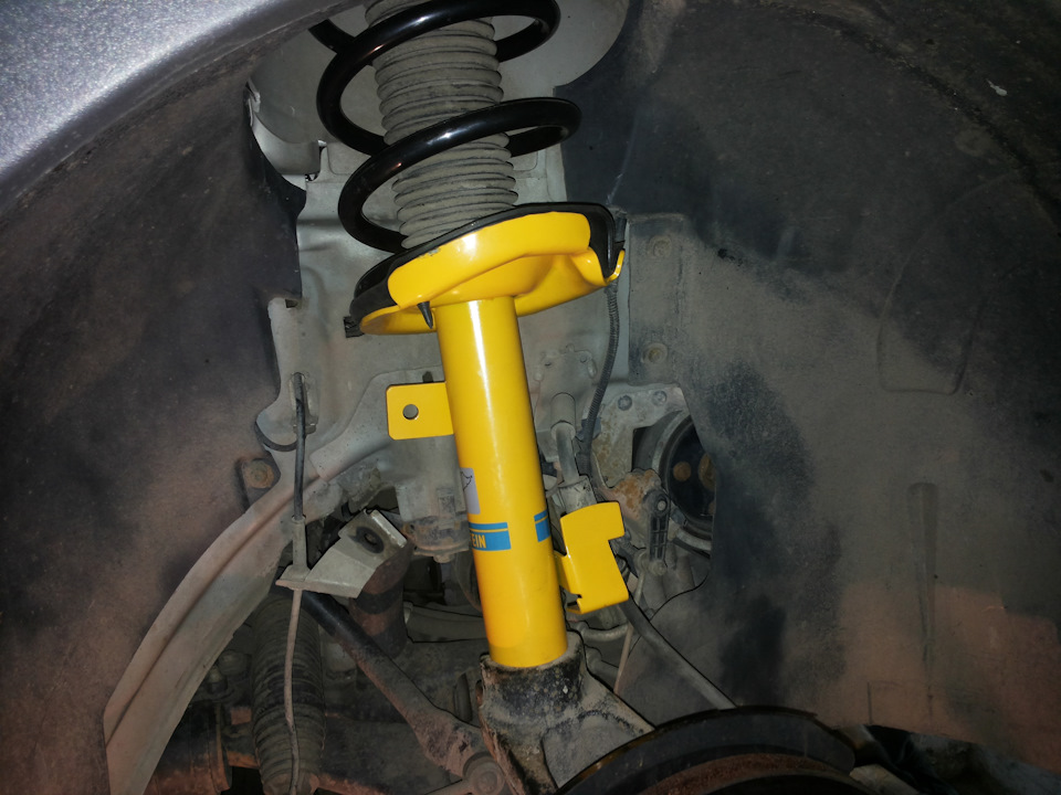 Bilstein B6 встановлено. 2