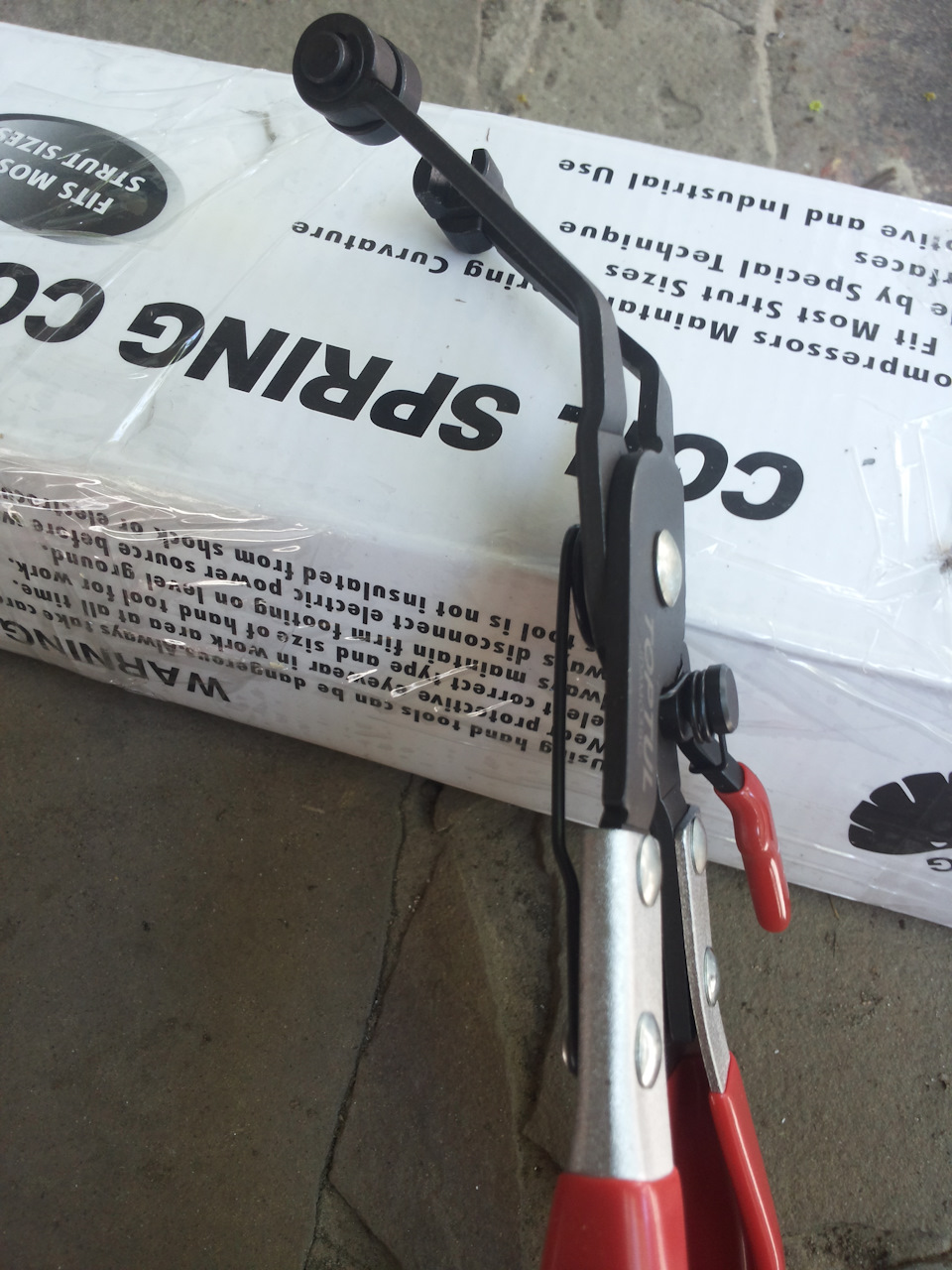 Знімач пружинних хомутів. 4
