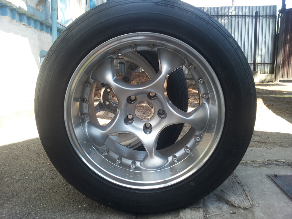 Шини Nitto Invo 255/50 на диски 9.5J 3