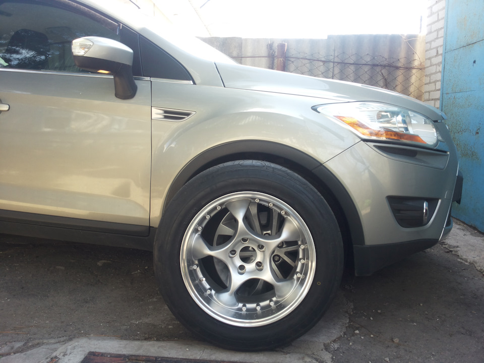 Шини Nitto Invo 255/50 на диски 9.5J 1