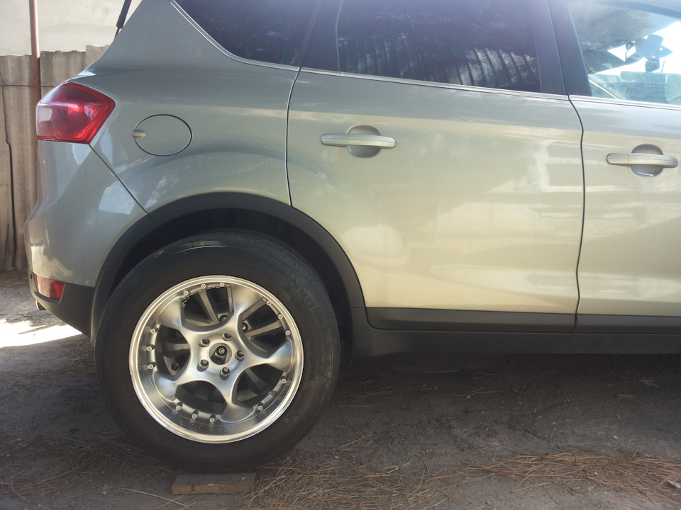 Шини Nitto Invo 255/50 на диски 9.5J 2