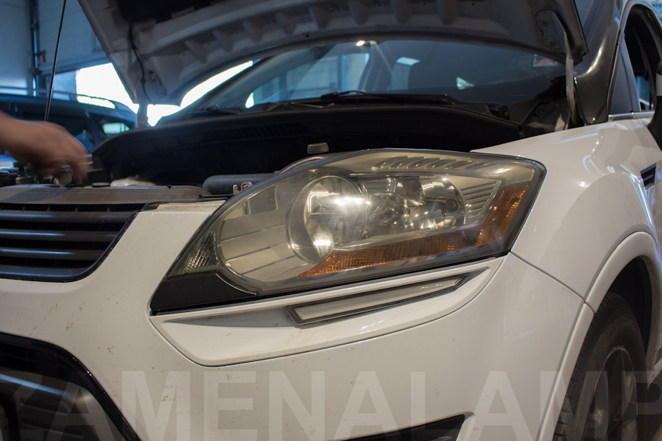 FORD KUGA установка біксенонових лінз 3.0 дюйма 2