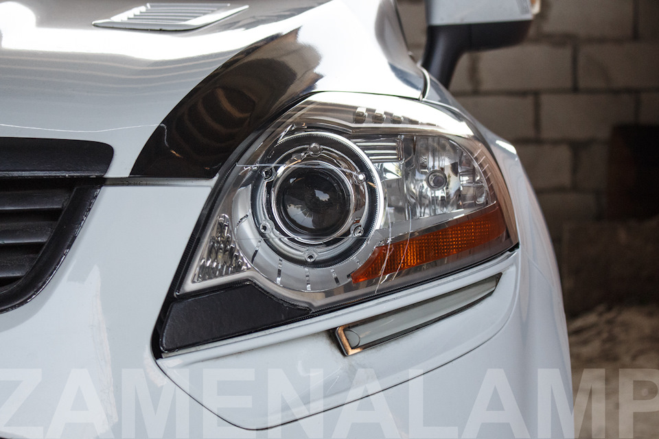 FORD KUGA установка біксенонових лінз 3.0 дюйма 1