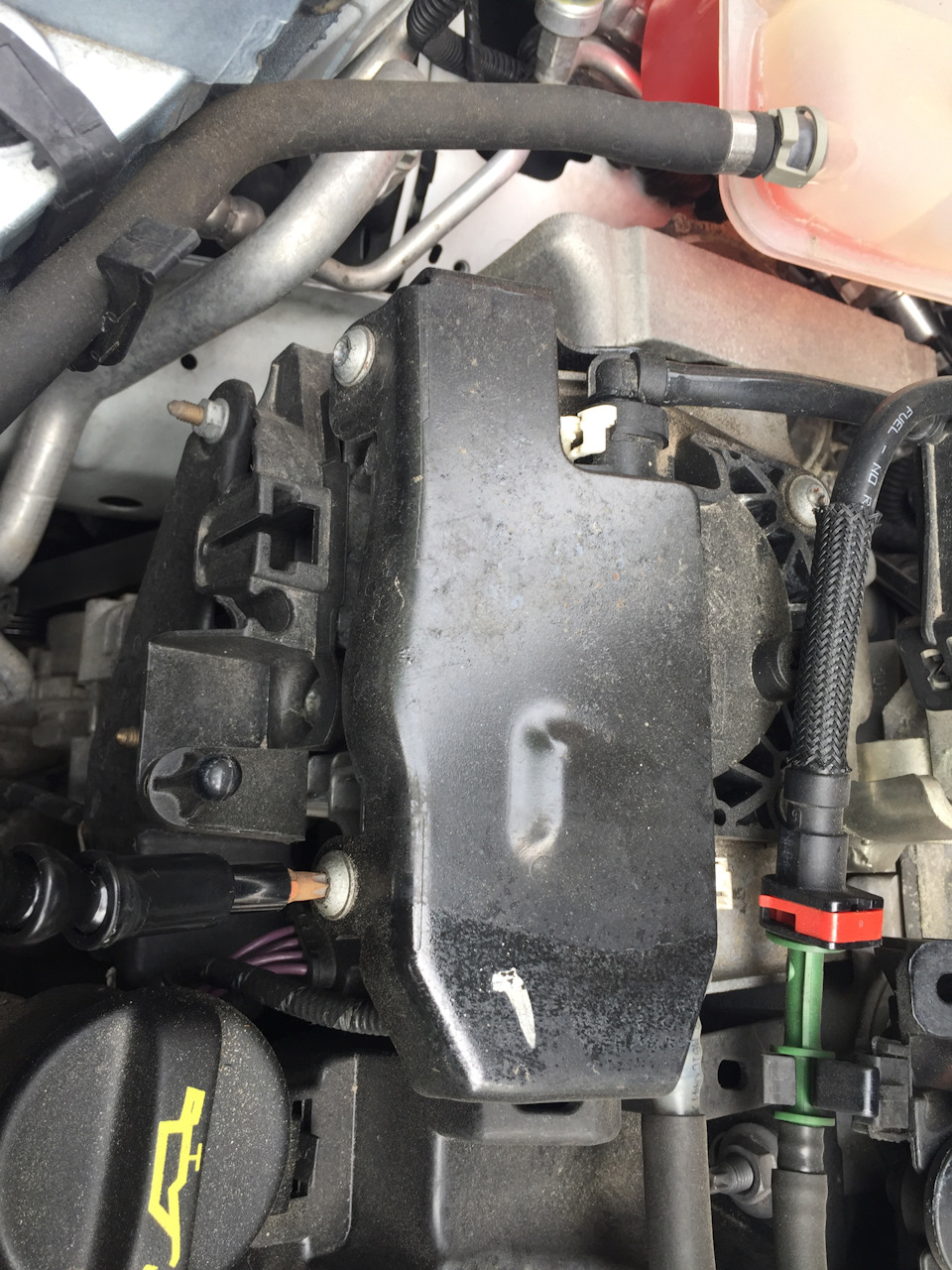 Заміна паливного фільтра Ford Kuga 2.0 TDI 2