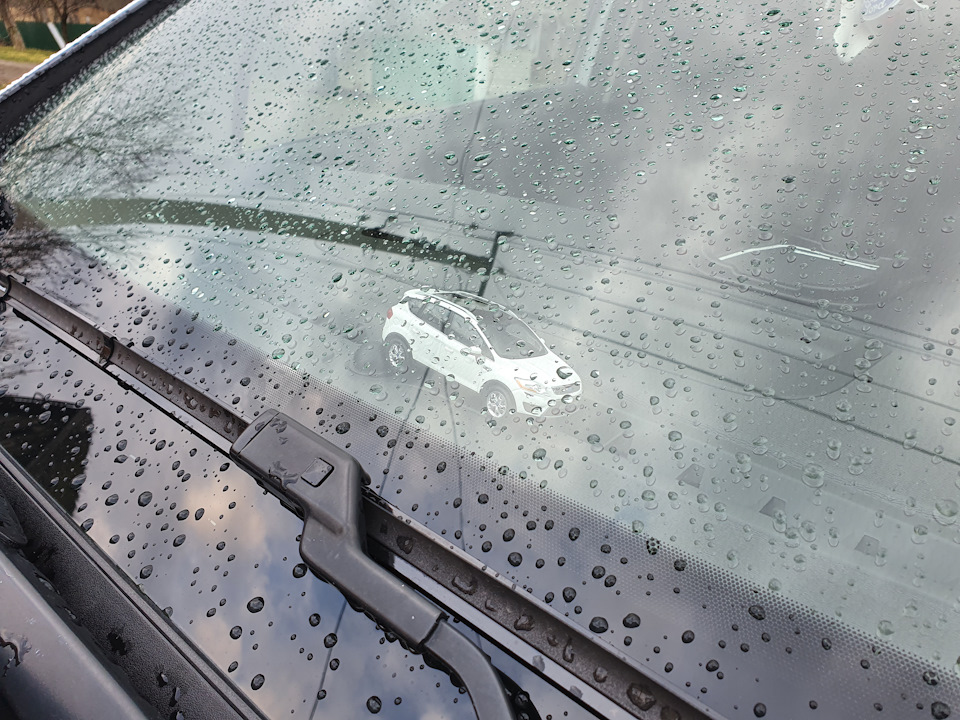 Модель 1/43 Ford KUGA 2008, white. 1