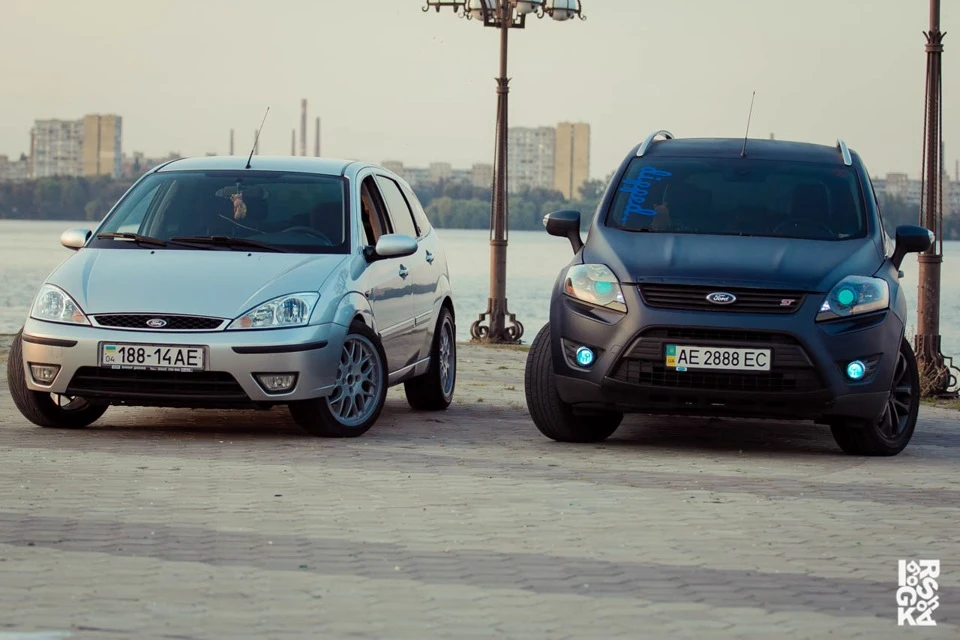 Ford Kuga (Plasti Dip. Nebula Blue Colour) Photo by Goshka (Geometria.ru).