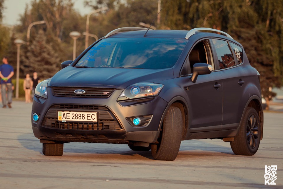 Ford Kuga (Plasti Dip. Nebula Blue Colour) Photo by Goshka (Geometria.ru). 2
