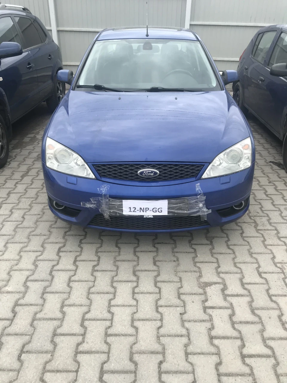 Ford Mondeo ST220 Performance Blue