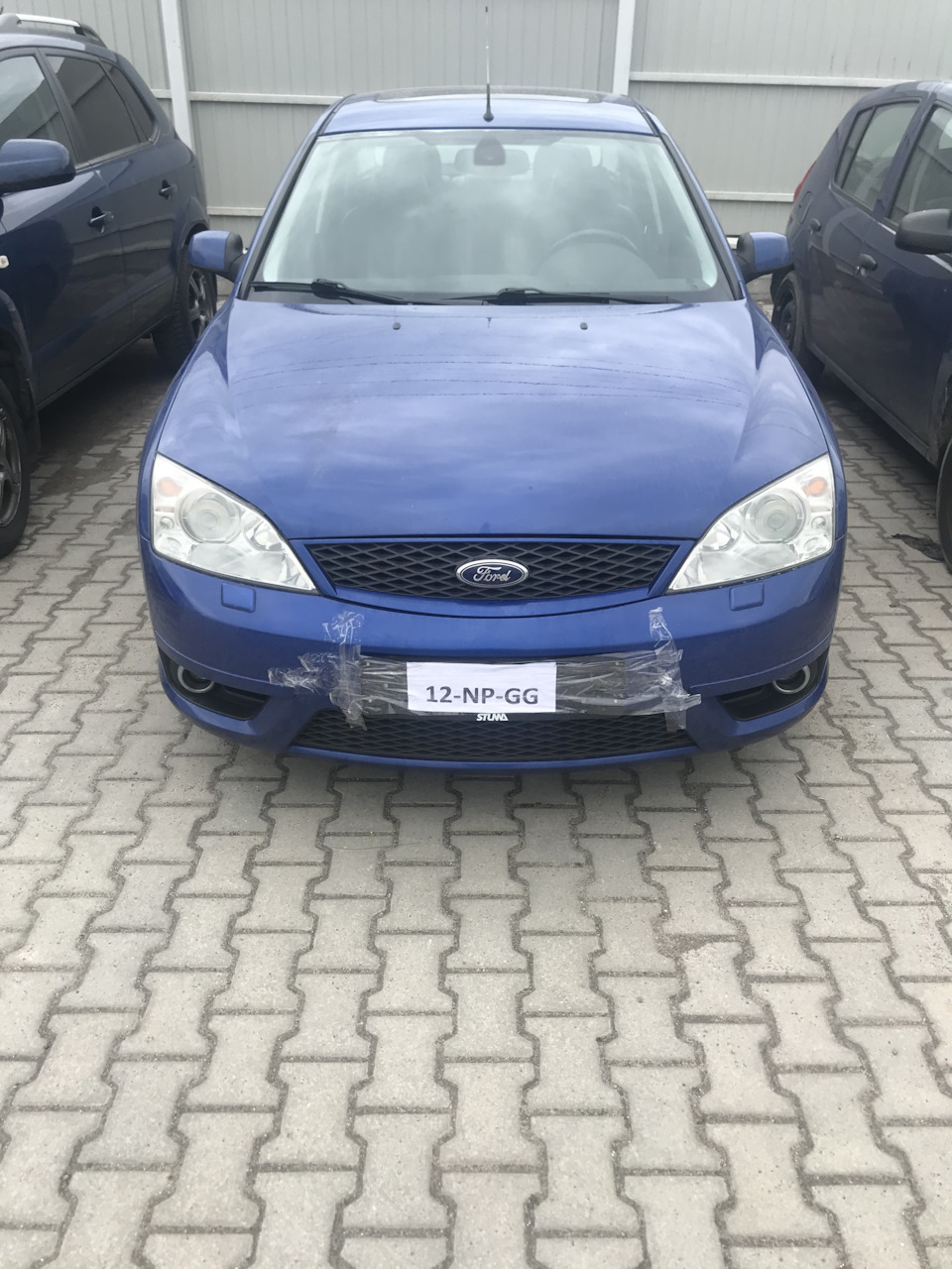 Ford Mondeo ST220 Performance Blue 1
