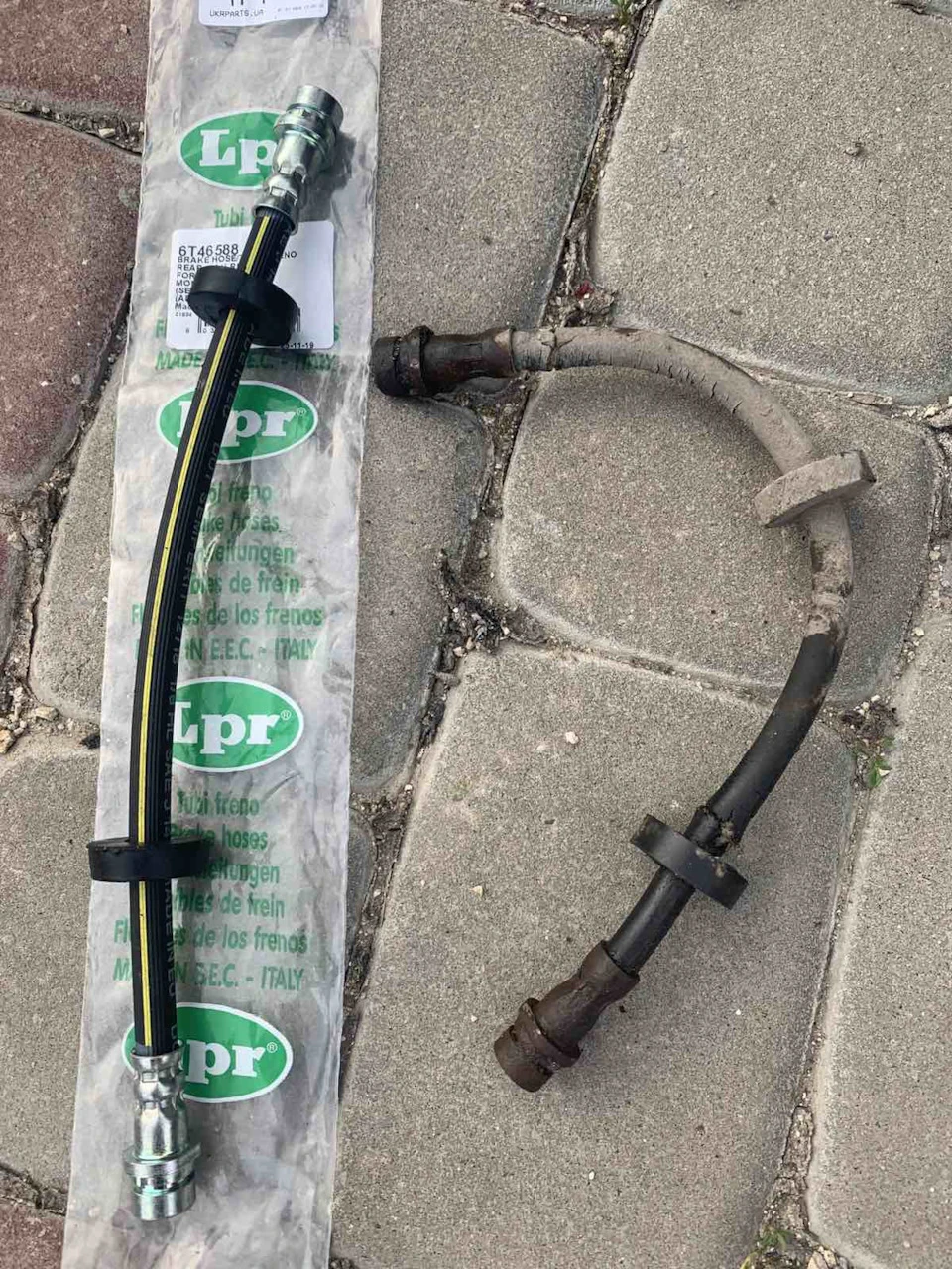 Заміна задніх гальмівних шлангів