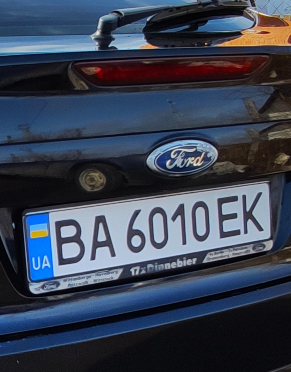 Підкажіть, де купити значок 2