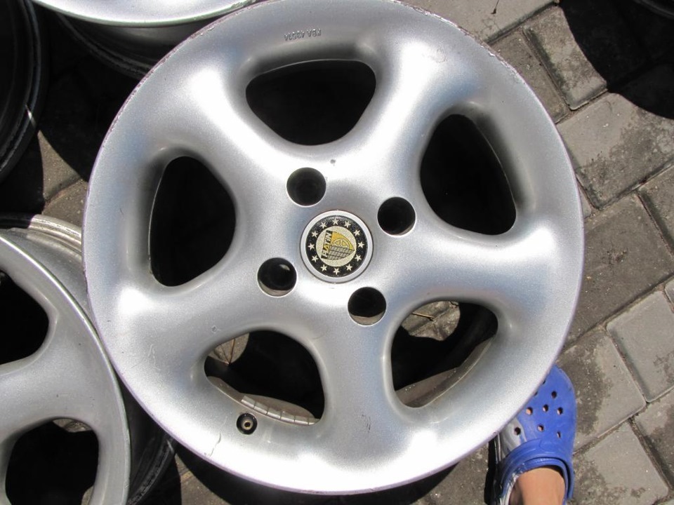 Купівля дисків R15 3