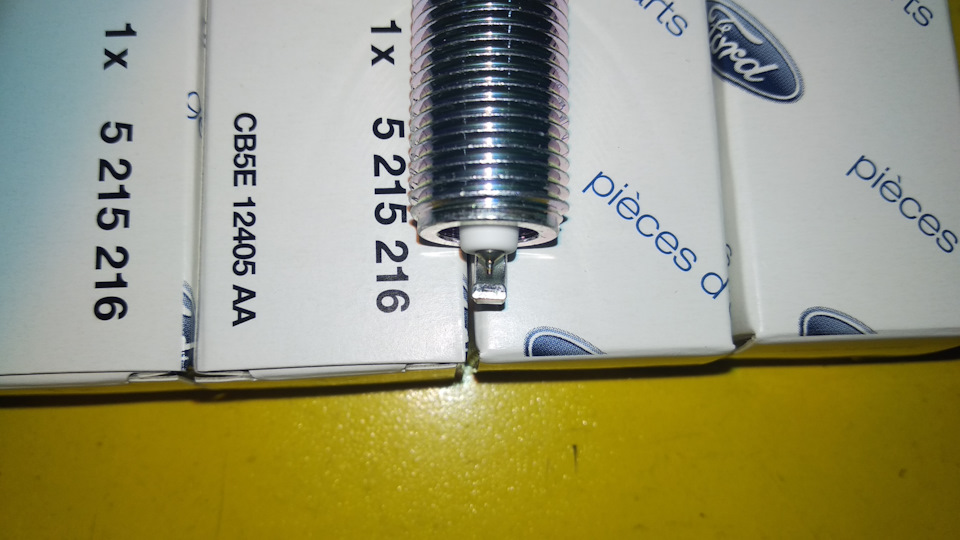 Заміна свічок запалювання ford original 5215216 3