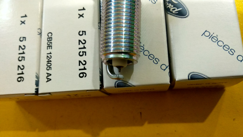 Заміна свічок запалювання ford original 5215216 4
