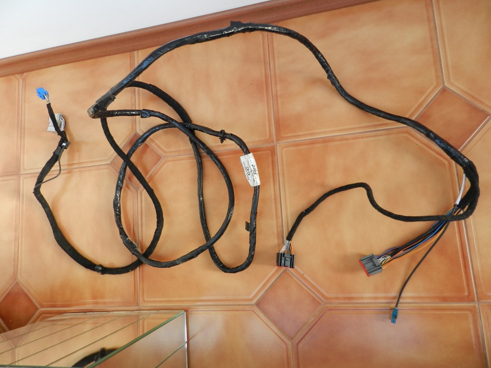 Встановлення магнітоли Denso Ford DVD Navigations-system Touchscreen (Part 1) 2