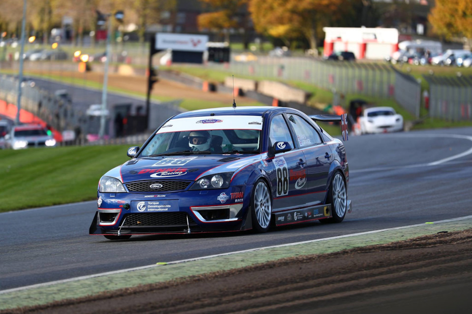 Dennis Racing Mondeo ST220 1