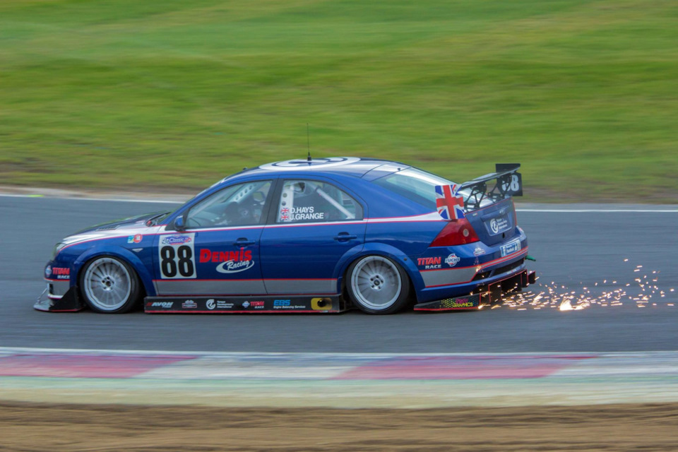 Dennis Racing Mondeo ST220 2