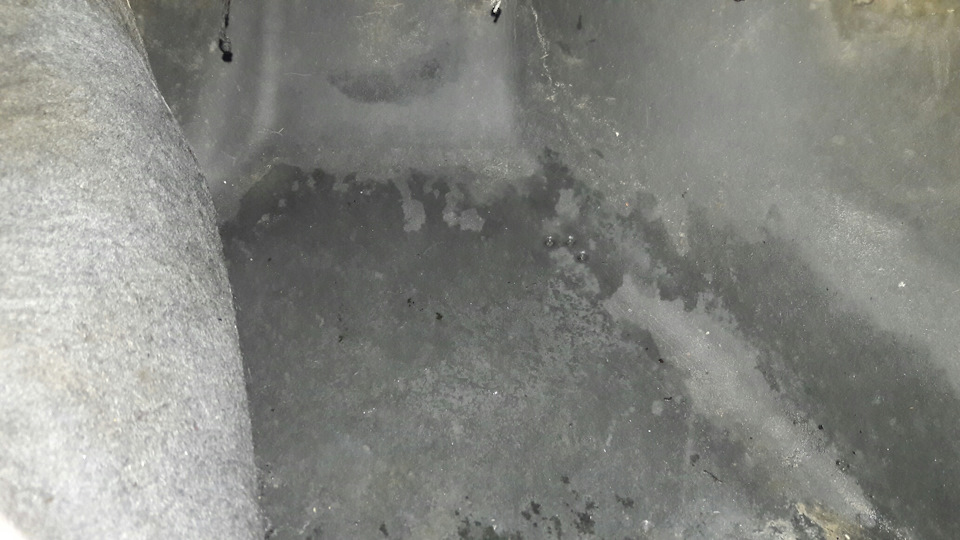 Вода в салоні 2