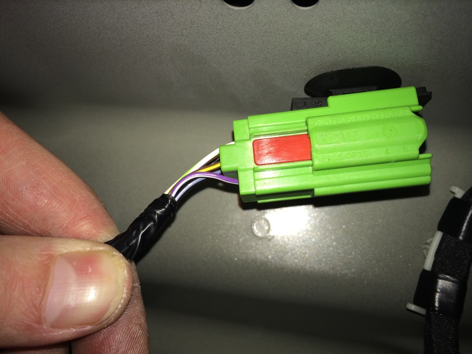 Камера заднього виду на Ford Mondeo 5 / Rear view camera for Ford Mondeo mk5 2