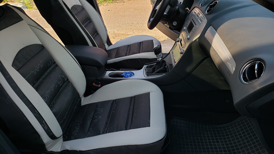 Нові чохли на передні сидіння Mondeo 4 3