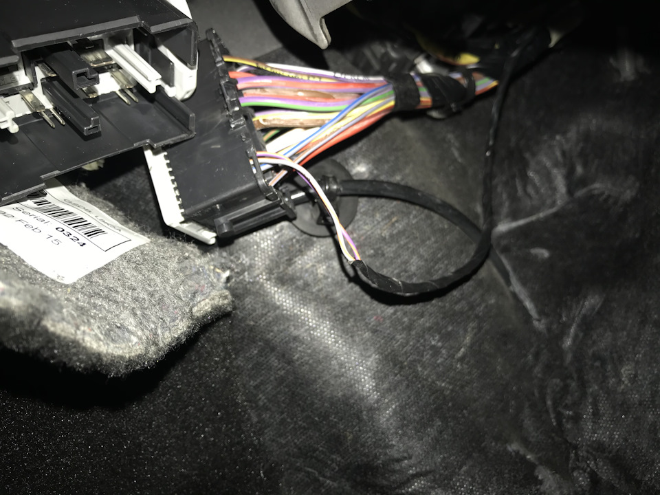 Установка системи утримання в смузі в Мондео 5 / LDW LKA system installation in Ford Mondeo mk5 2