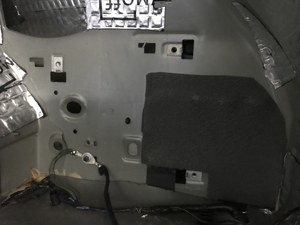 Установка штатного підсилювача DSP та сабвуфера в Мондео 5 / DSP module and subwoofer installation in Ford Mondeo mk5 2