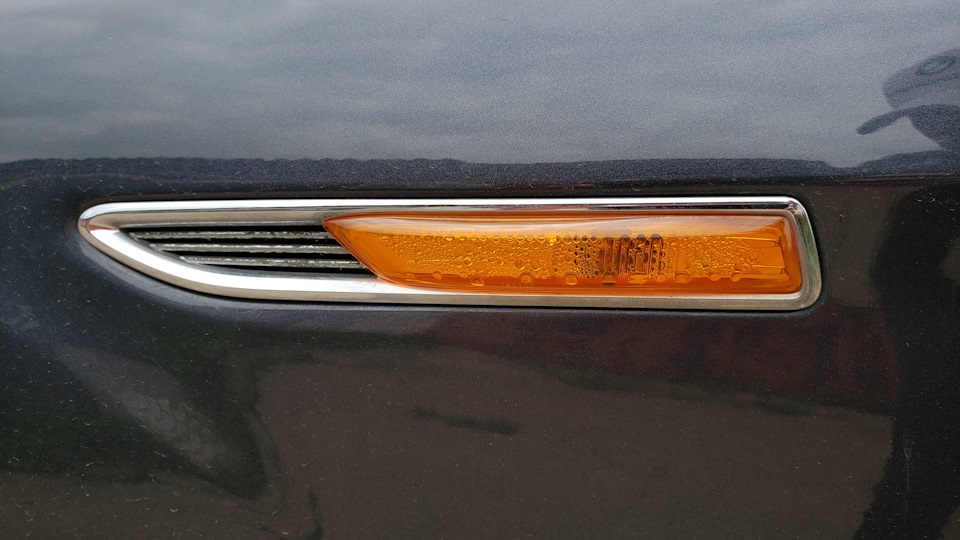 Заміна лівого та правого повторювача у крилі Ford Mondeo 4 1