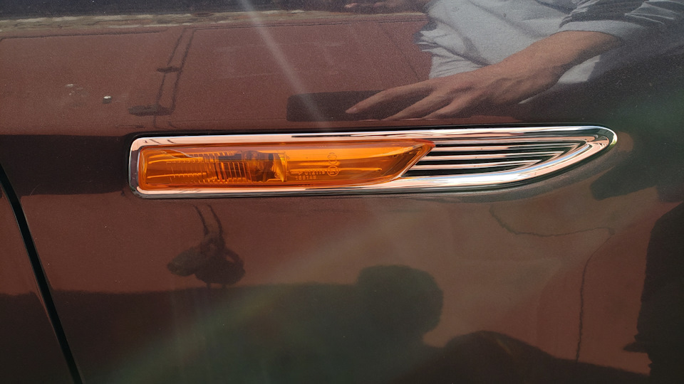 Заміна лівого та правого повторювача у крилі Ford Mondeo 4 5