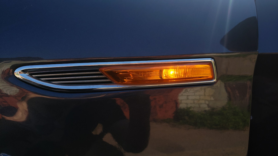 Заміна лівого та правого повторювача у крилі Ford Mondeo 4 4