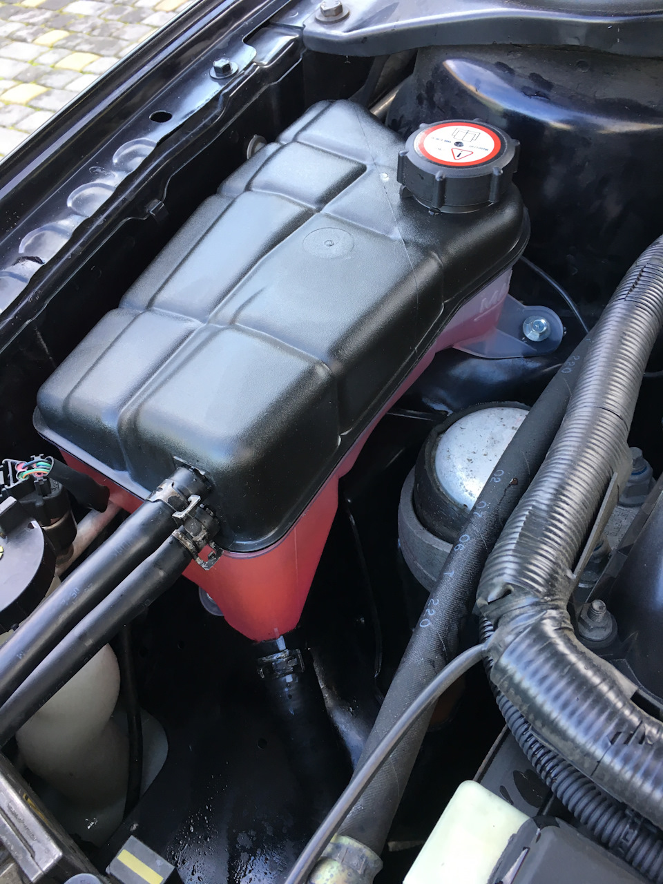 Новий розширювальний бачок + кришка, новий MAP sensor + перефарбування зимових дисків 3