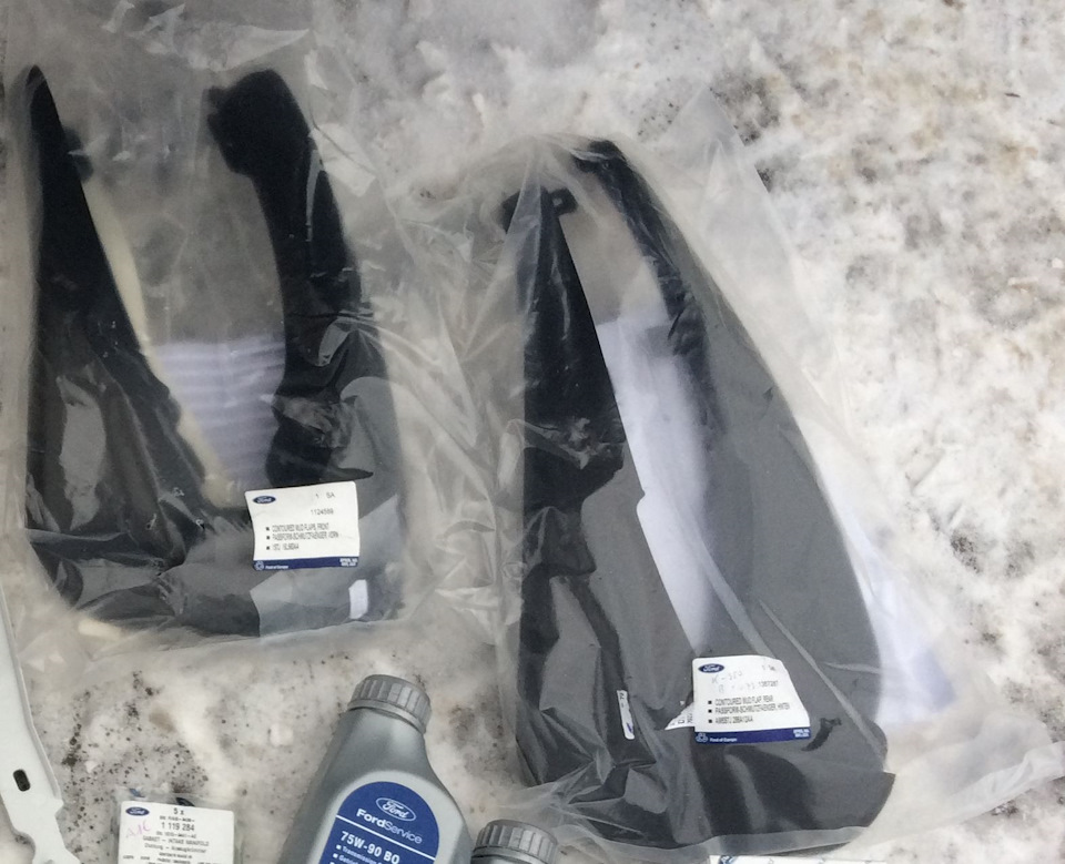 Встановлення оригінальних бризковиків + речовий відсік у багажник 1