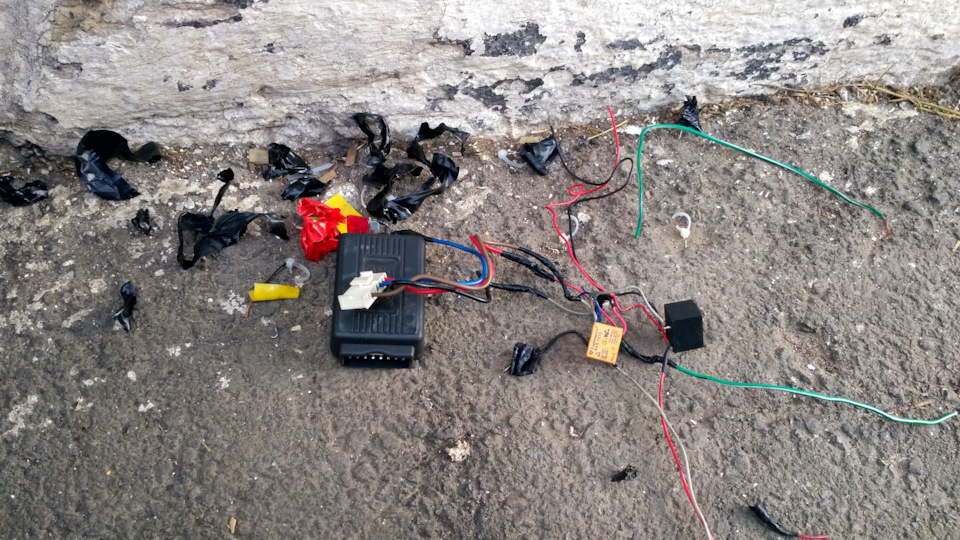 Дзеркала заднього виду з підсвічуванням, заміна фільтра салону, порядок із запобіжниками, заміна заднього лівого склопідйомника. Фарбування та встановлення оригінального спойлера. 5