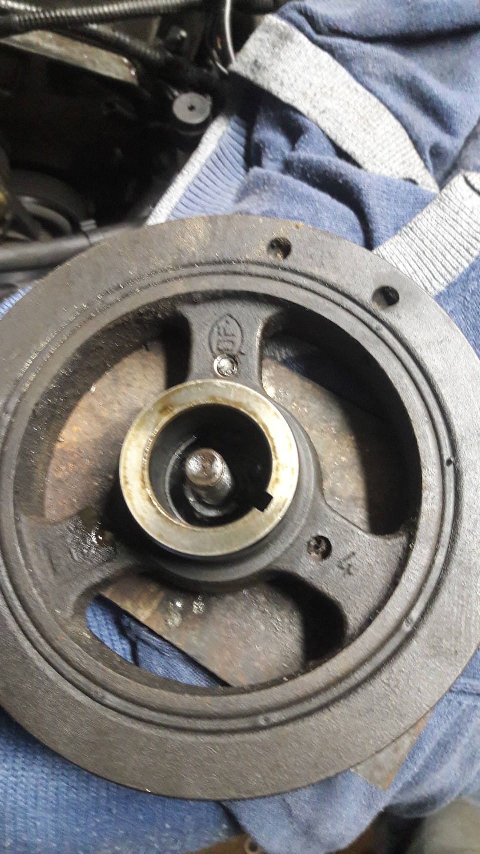 Заміна сальника колінвала 2.5 v6 2