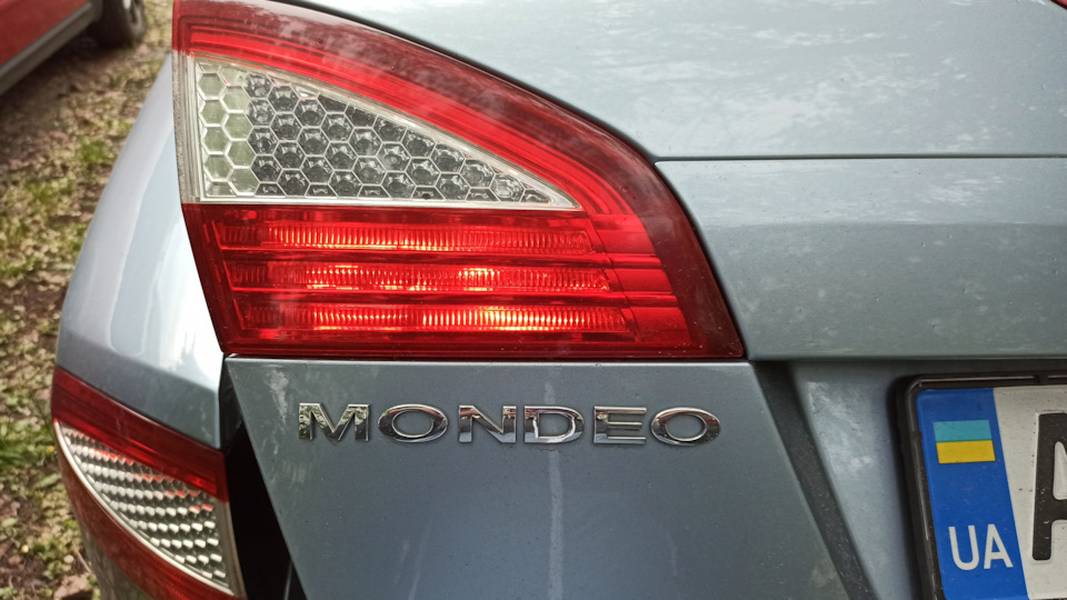 Заміна ламп задніх габаритів Mondeo IV дорестайлінг 1