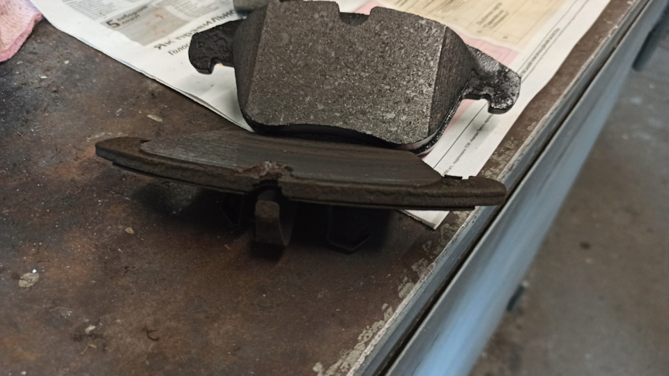 Заміна передніх гальмівних колодок та дисків на Brembo 1