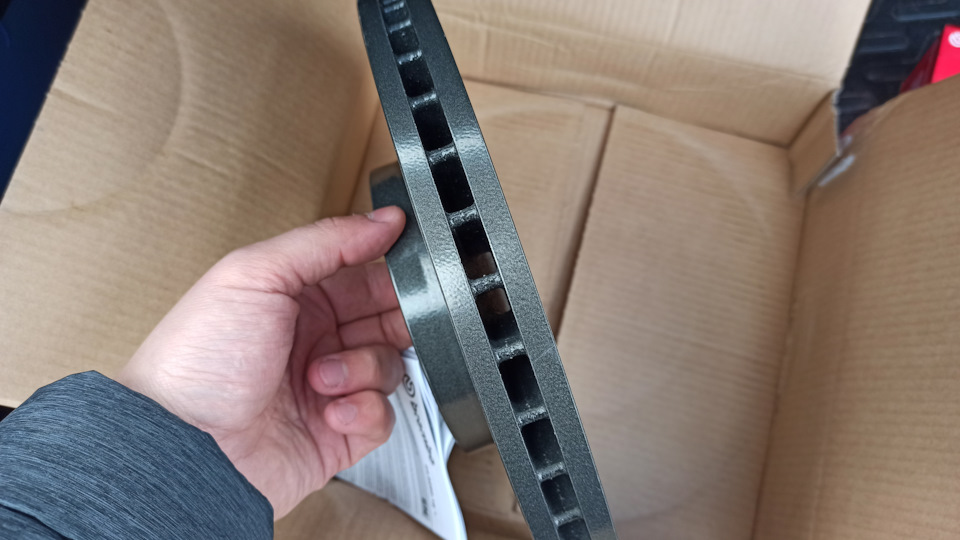 Заміна передніх гальмівних колодок та дисків на Brembo 4