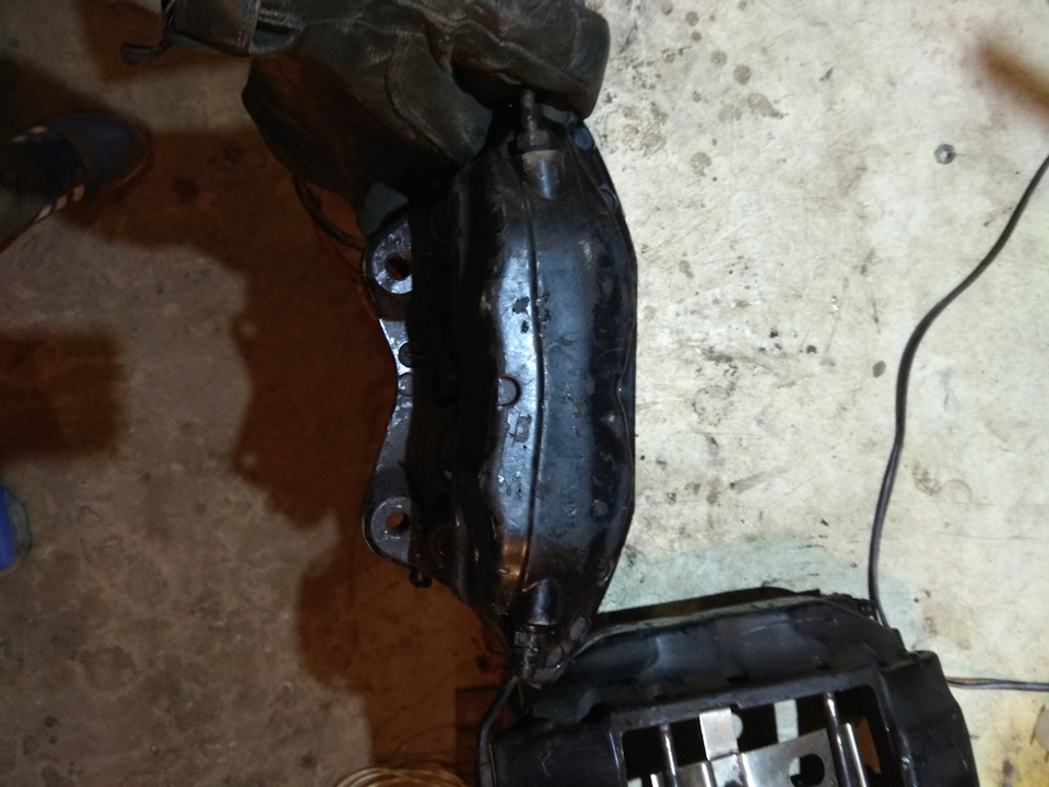 Супорти brembo 4-х поршневі 2