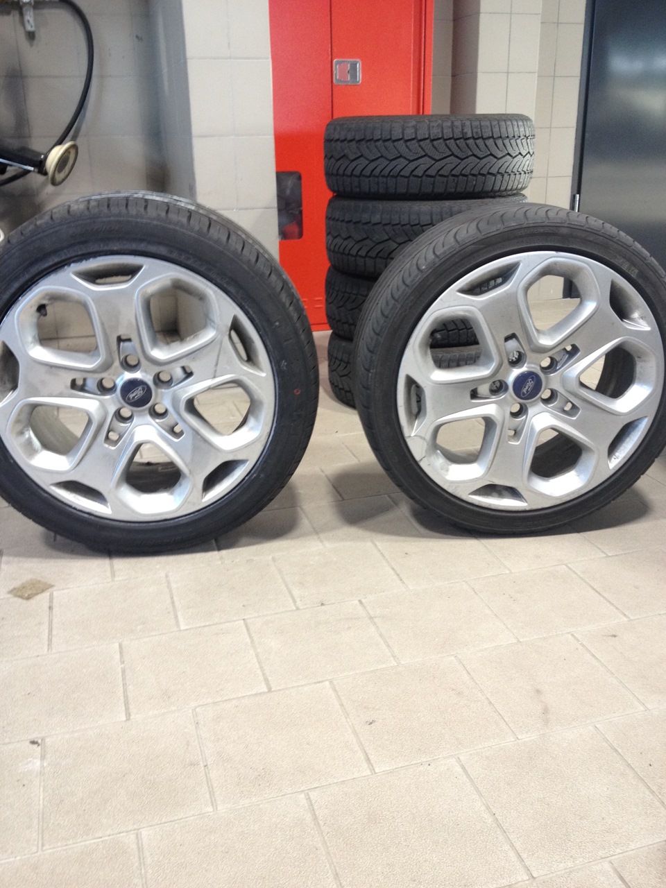 Встановлення нової гуми 235-45 R-18 3