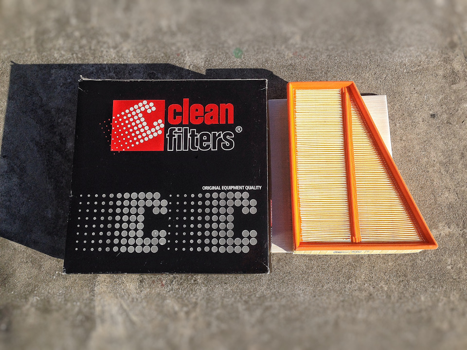 Порівняння повітряного фільтра MANN-FILTER C 30 161 з CLEAN FILTERS MA3062 2
