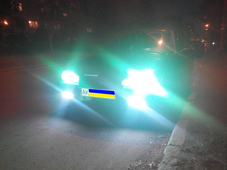Ксенон, DRL, магнітофон, диски. Скло підйомники, електродзеркала. 3