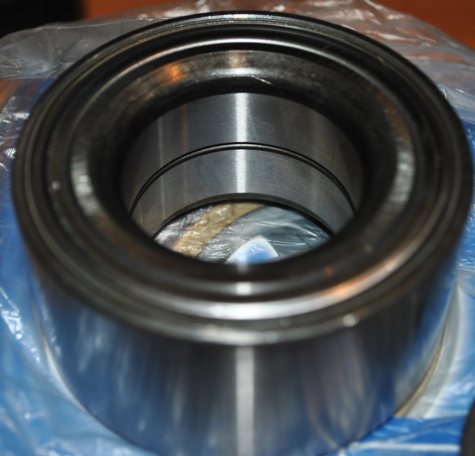 Підшипники SKF та втулки Ford 4