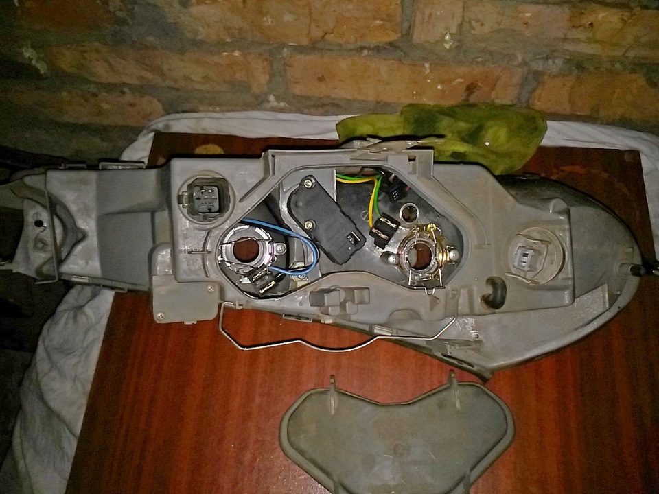 Продам фари на Mondeo MK2 5